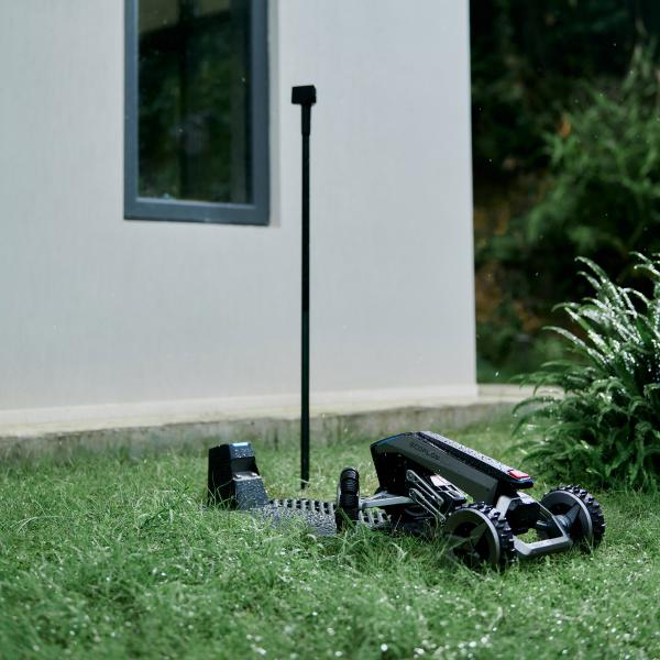 EcoFlow Blade + Lawn Sweeper Kit